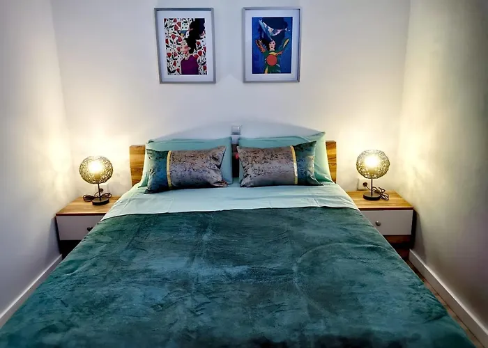 Апартаменти Yumboflat Two Bedroom *